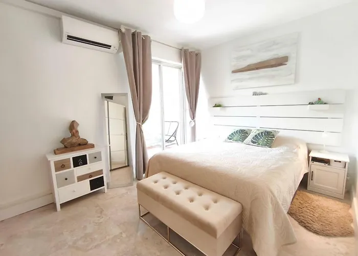 Apartment With Balcony - Sea View