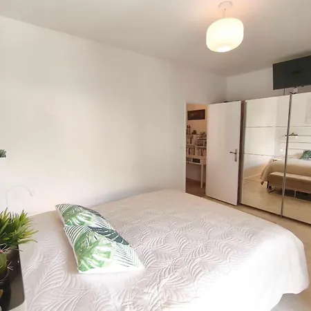 With Balcony - Sea View * אז'אקסיו