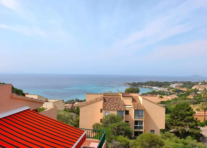 With Balcony - Sea View Apartmán *